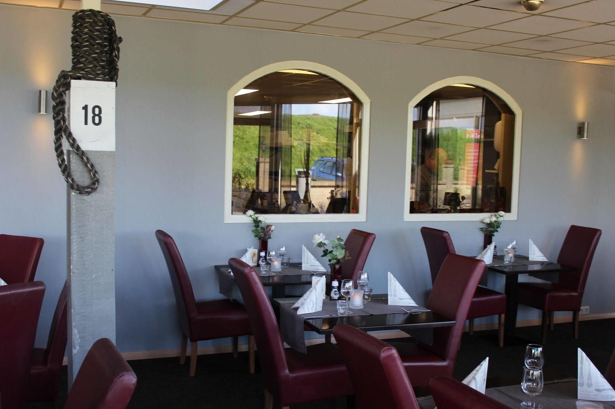 Hotel Restaurant 'T Klokje Renesse Exterior photo